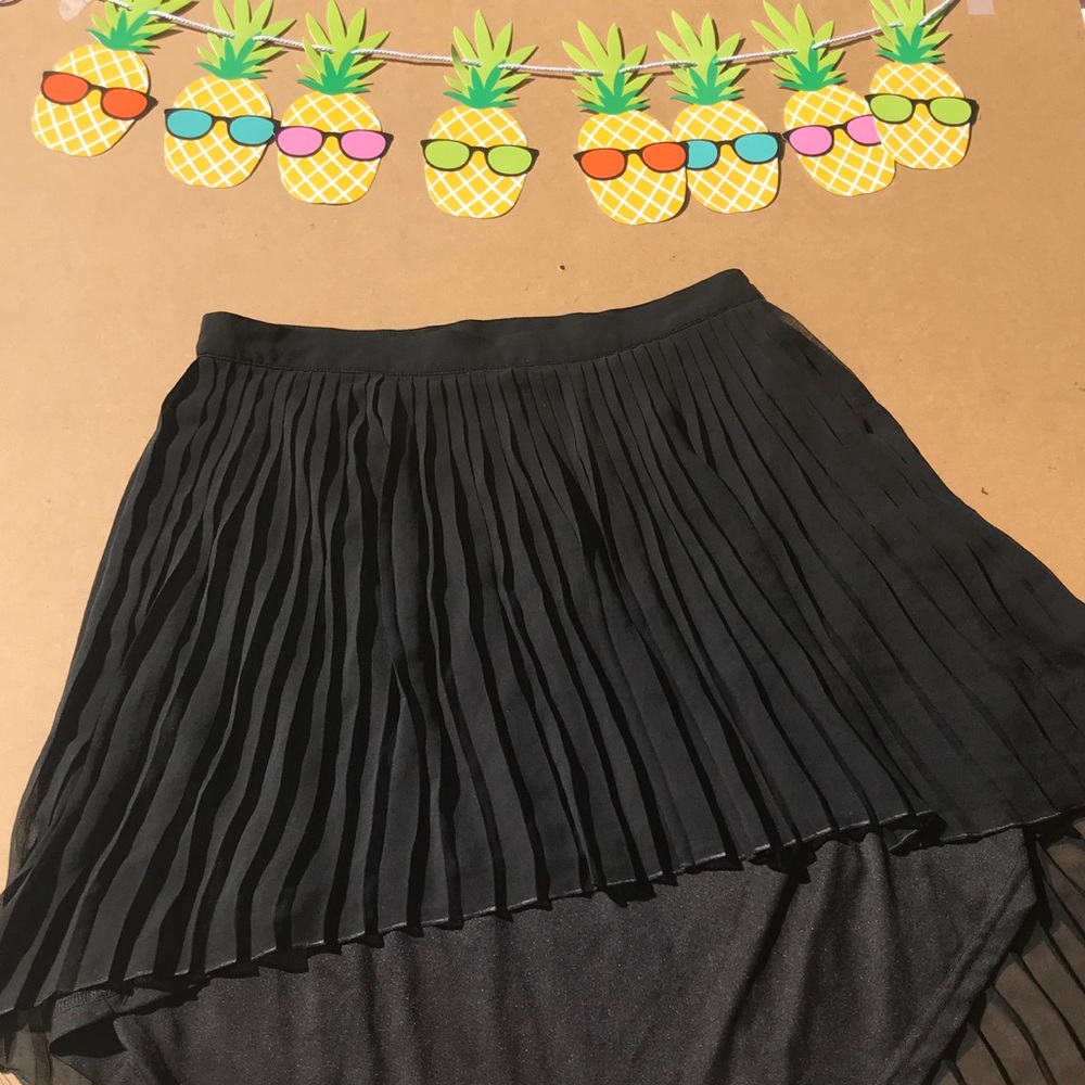 NWOT AMERICAN EAGLE SIZE 6 HIGH LOW PLEATED SKIRT